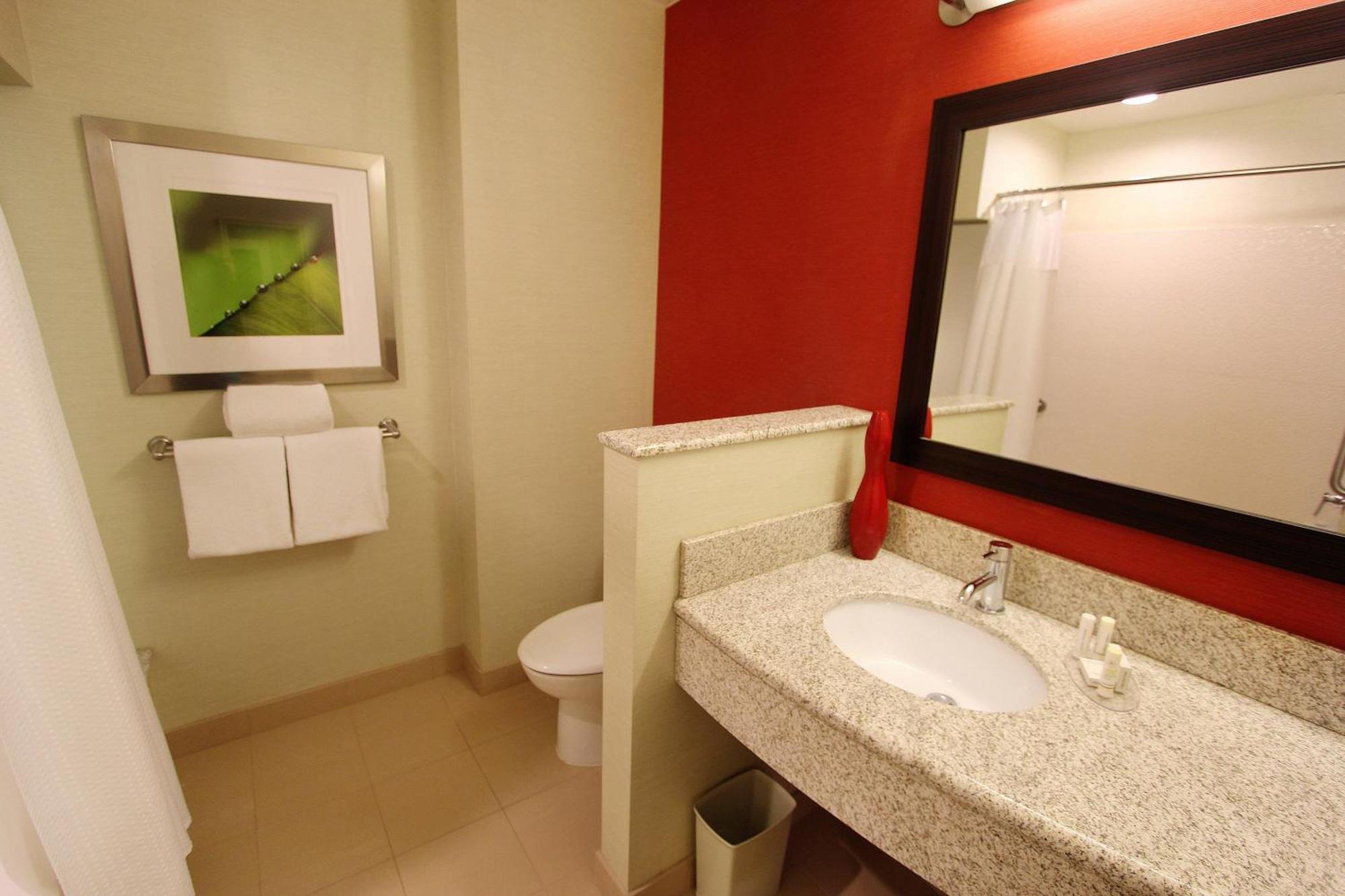คอร์ตยาร์ด โอนีออนตา โออปเปอร์สทาวน์ แอเรีย Hotel ภายนอก รูปภาพ