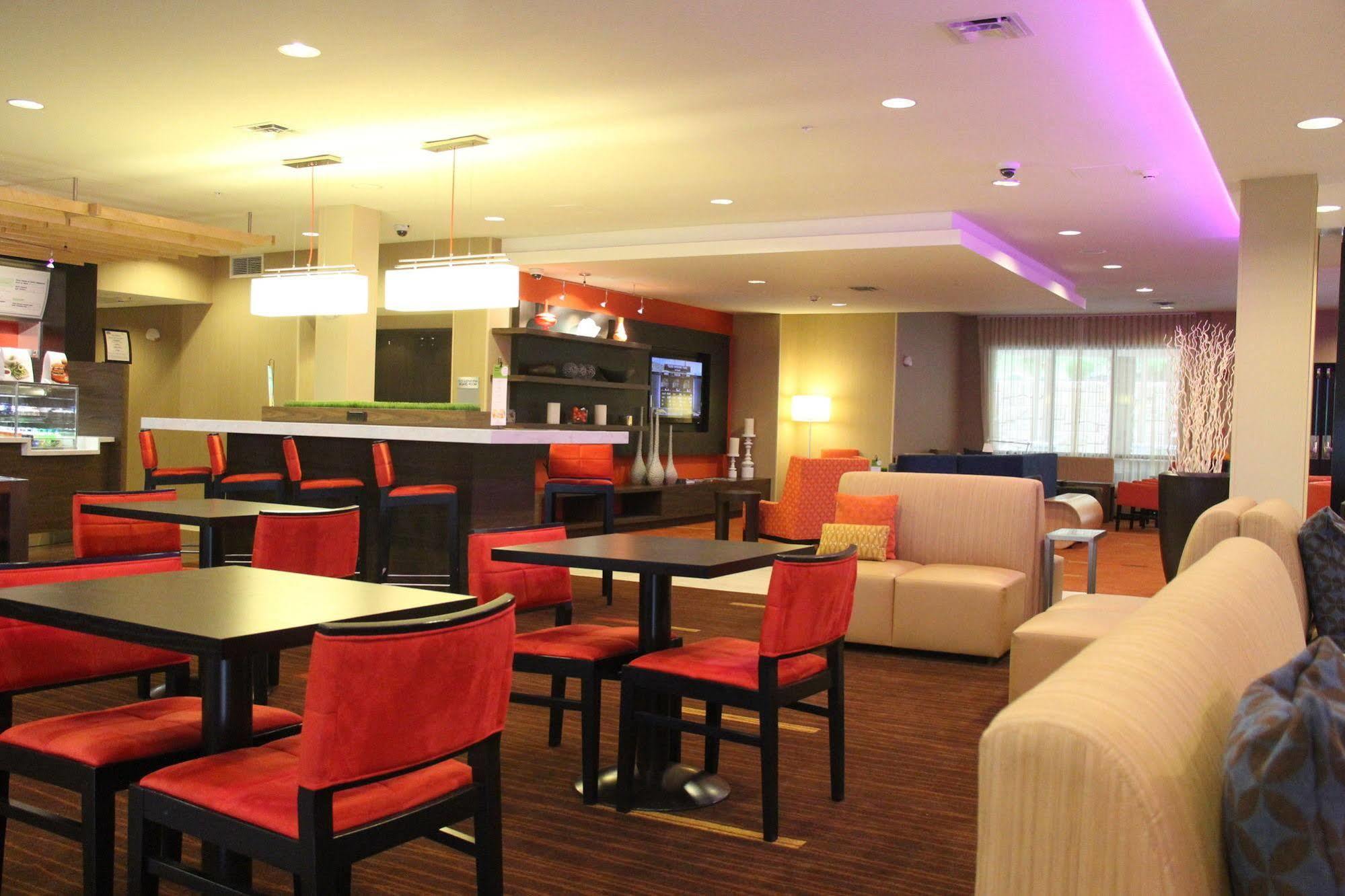 คอร์ตยาร์ด โอนีออนตา โออปเปอร์สทาวน์ แอเรีย Hotel ภายนอก รูปภาพ